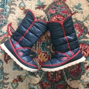 North face blue winter boots size 7 cozy